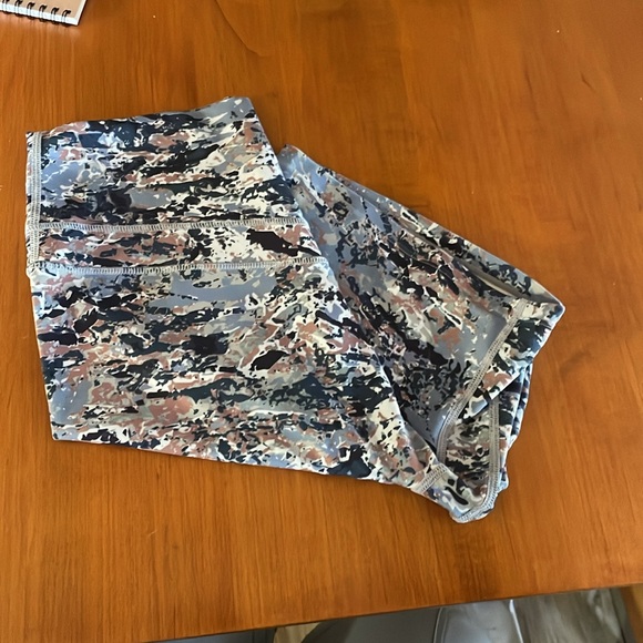 Vitality Pulse Biker Shorts - Picture 3 of 4